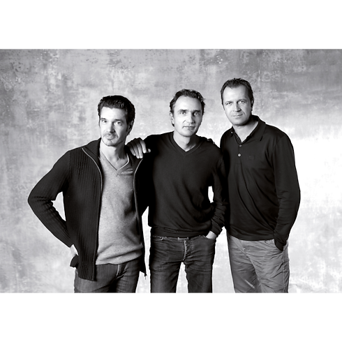 Belt Chair By Atelier Oï in Trunks, Travel and Home's Home and Art of Dining Objets Nomades - Furniture Collection collections by Louis Vuitton (Product zoom)