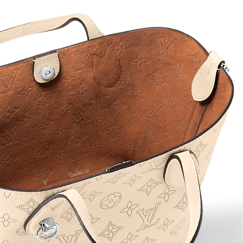 Blossom PM Mahina in Bags and Small Leather Goods's Women Bags New In collections by Louis Vuitton (Product zoom)