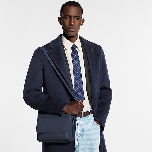 Boarding Messenger LV Aerogram in Bags and Small Leather Goods's Men Bags Newness collections by Louis Vuitton (Product zoom)