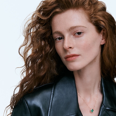 Color Blossom BB Sun Pendant, Pink Gold, Malachite And Diamond in Jewellery's Categories All Fine Jewellery collections by Louis Vuitton (Product zoom)