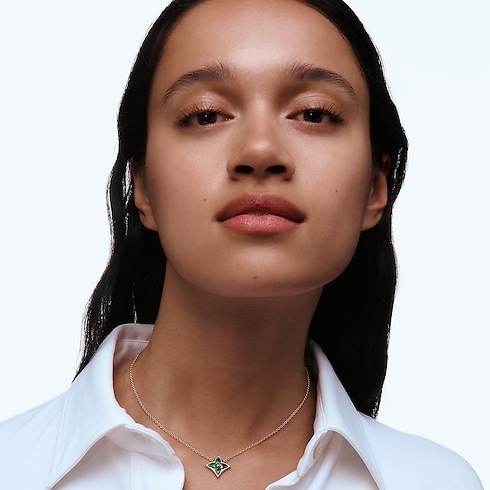 Color Blossom M Star Medallion, Pink Gold and Malachite in Jewellery's Categories Necklaces and Pendants collections by Louis Vuitton (Product zoom)