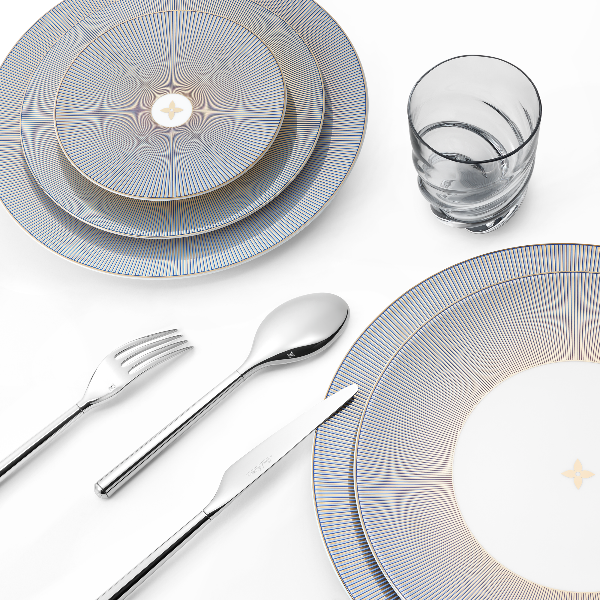 Dichoric Set Of 2 Dessert Plates  in Trunks, Travel and Home