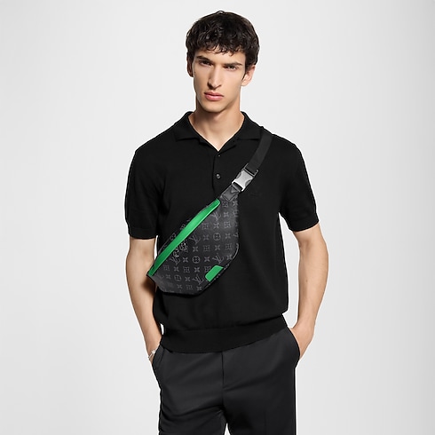 Discovery Bumbag Monogram Eclipse in Bags and Small Leather Goods's Men Bags Newness collections by Louis Vuitton (Product zoom)