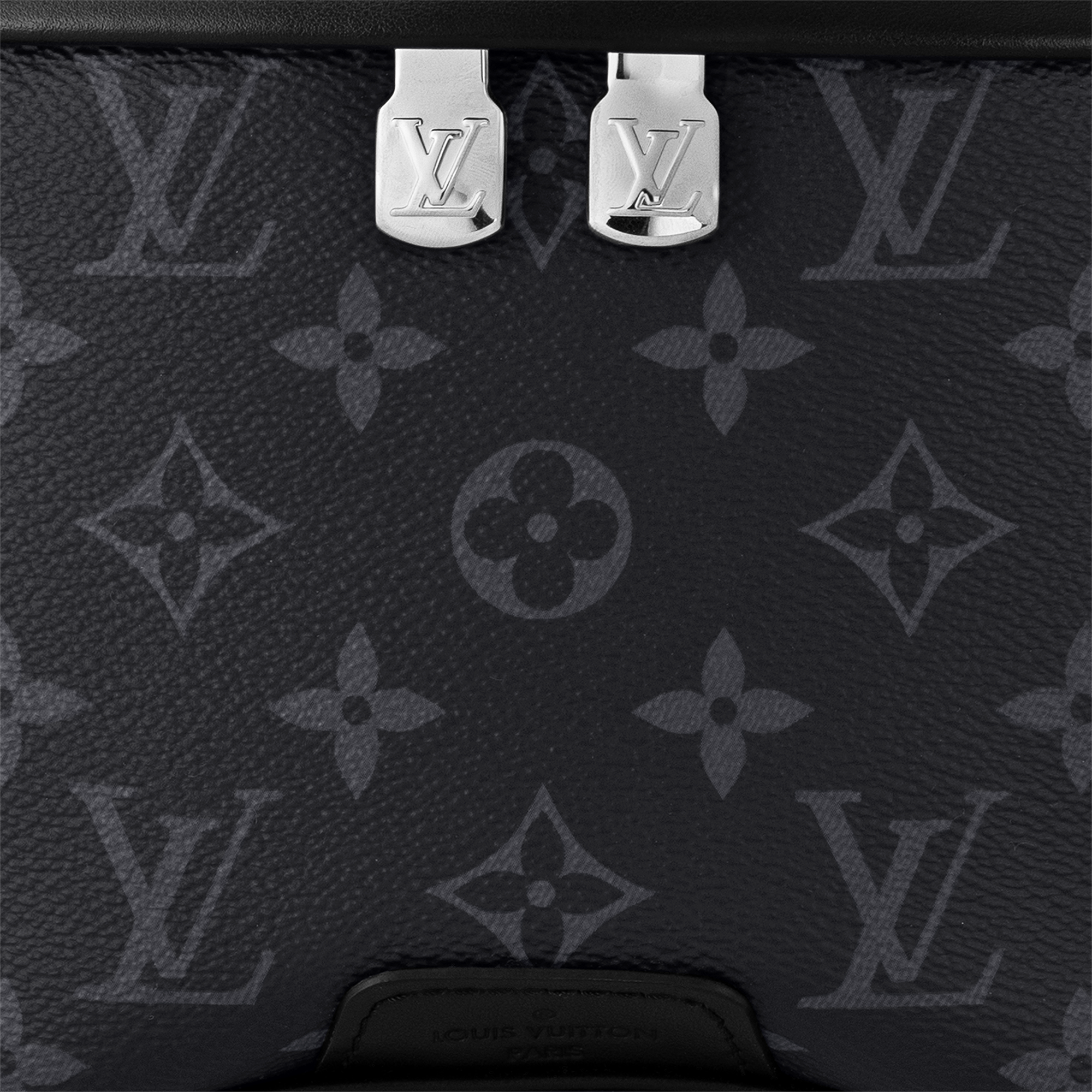 Discovery Bumbag PM Monogram Eclipse in Men