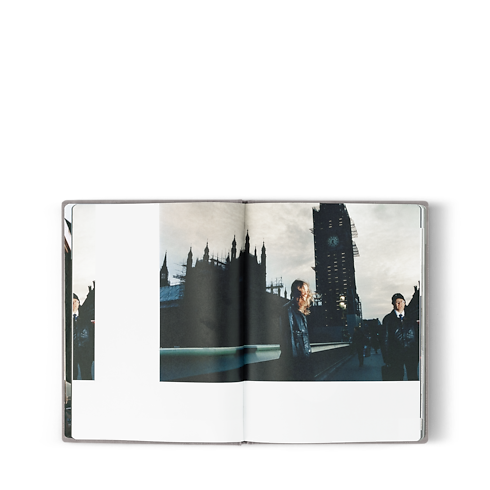 Fashion Eye London in Trunks, Travel and Home's Books and Stationery Fashion Eye Books collections by Louis Vuitton (Product zoom)