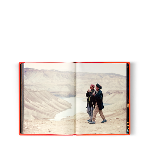 Fashion Eye Silk Road in Trunks, Travel and Home's Books and Stationery Fashion Eye Books collections by Louis Vuitton (Product zoom)