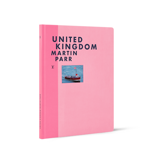 Fashion Eye United Kingdom in Trunks, Travel and Home's Books and Stationery Fashion Eye Books collections by Louis Vuitton (Product zoom)