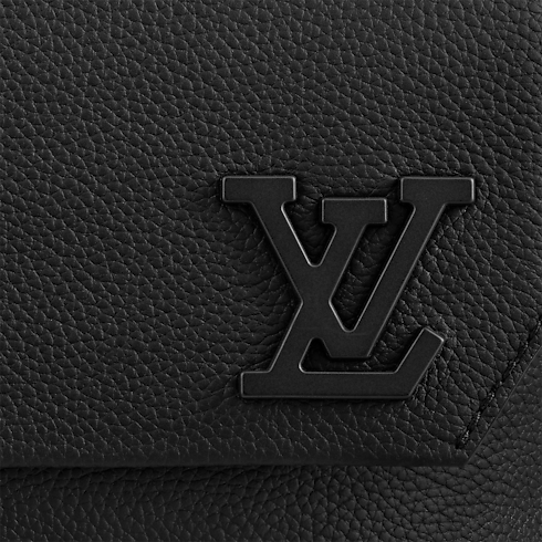 Fastline Messenger LV Aerogram in Bags and Small Leather Goods's Men Bags Newness collections by Louis Vuitton (Product zoom)