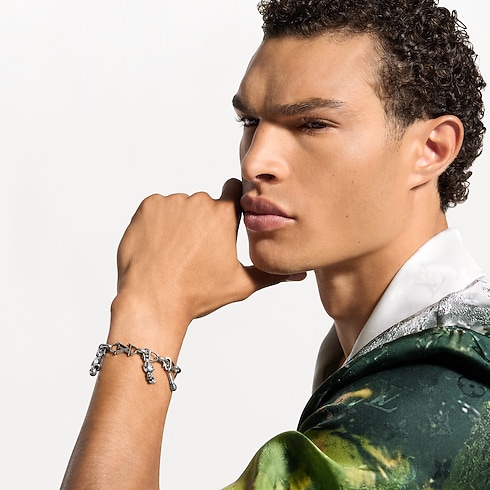 Headphone Charm . in Men's Fashion Jewellery All Fashion Jewellery collections by Louis Vuitton (Product zoom)