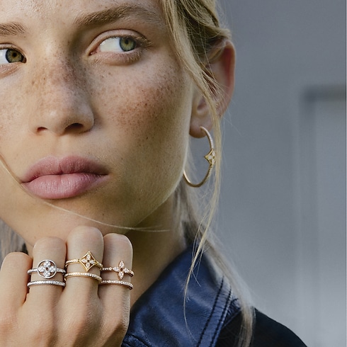 Idylle Blossom Hoops, Yellow Gold And Diamonds in Jewellery's Categories All Fine Jewellery collections by Louis Vuitton (Product zoom)