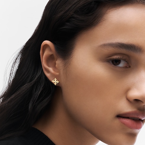 Idylle Blossom Reversible Stud, Yellow And White Gold And Diamond - Per Unit in Jewellery's Categories Earrings collections by Louis Vuitton (Product zoom)