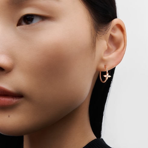 Idylle Blossom Small Hoop, Pink Gold And Diamond - Per Unit in Jewellery's Categories Earrings collections by Louis Vuitton (Product zoom)