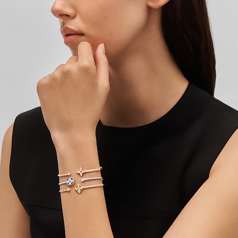 Idylle Blossom Twist Bracelet, White Gold And Diamonds in Jewellery's Categories All Fine Jewellery collections by Louis Vuitton (Product zoom)
