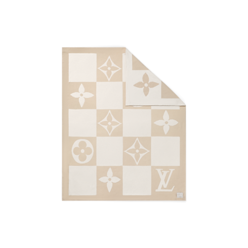 Knitted Blanket . in Gifts's Gifts for Babies } collections by Louis Vuitton (Product zoom)