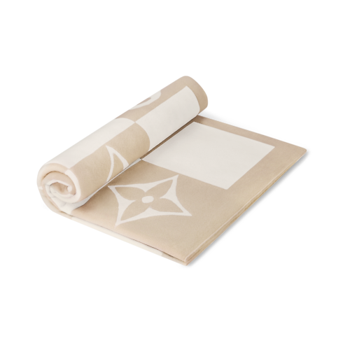 Knitted Blanket . in Gifts's Gifts for Babies } collections by Louis Vuitton (Product zoom)