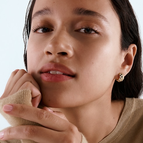 Le Damier de Louis Vuitton Double Hoops, Yellow Gold and Diamonds in Jewellery's Categories Earrings collections by Louis Vuitton (Product zoom)