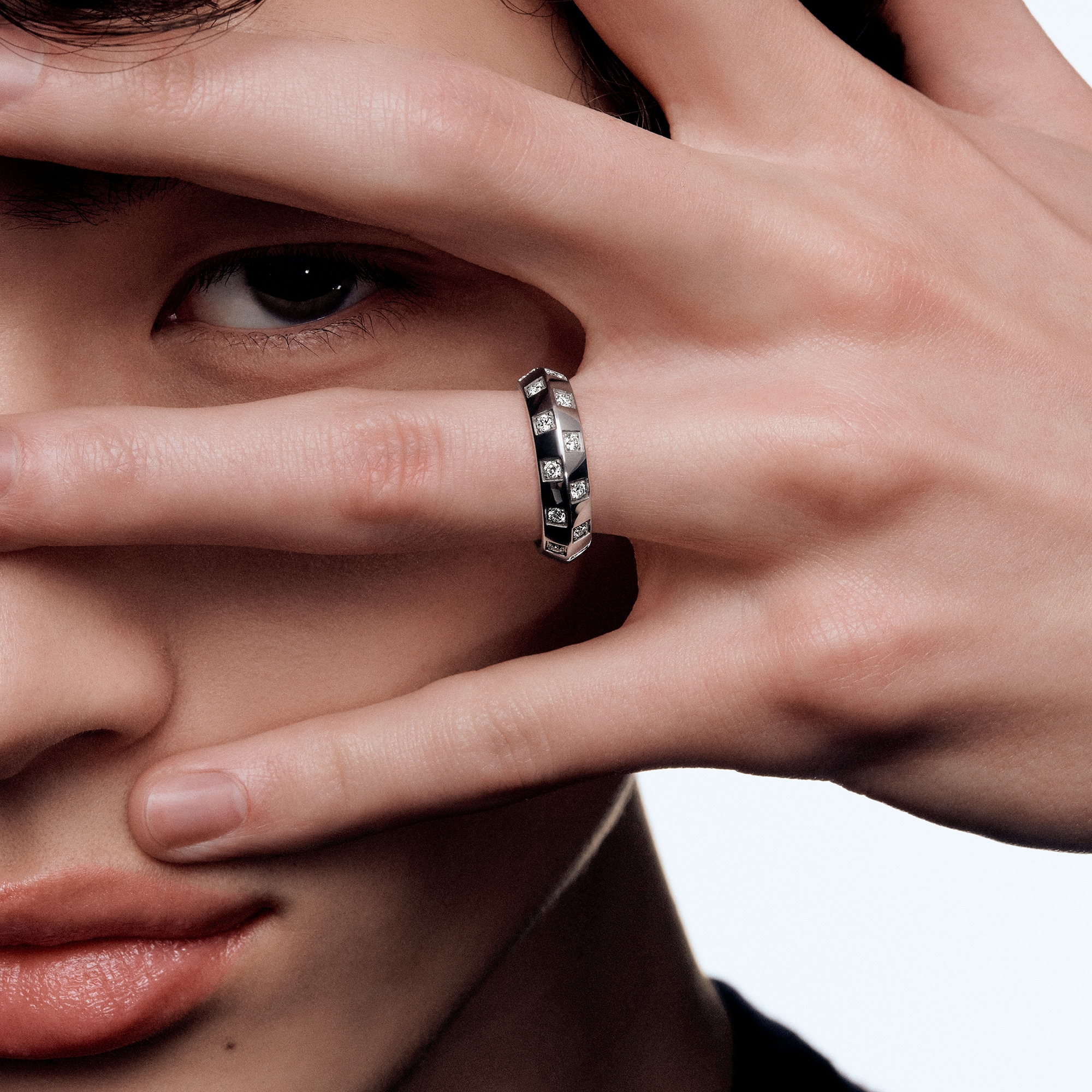 Le Damier de Louis Vuitton Medium Ring, White Gold and Diamonds  in Jewellery