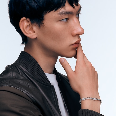 Les Gastons Vuitton Trunk Bracelet, White Gold and Diamonds in Jewellery's Categories Bracelets collections by Louis Vuitton (Product zoom)