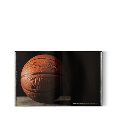 Louis Vuitton Trophies in Trunks, Travel and Home's Books and Stationery Hard Cover Books collections by Louis Vuitton (Product zoom)