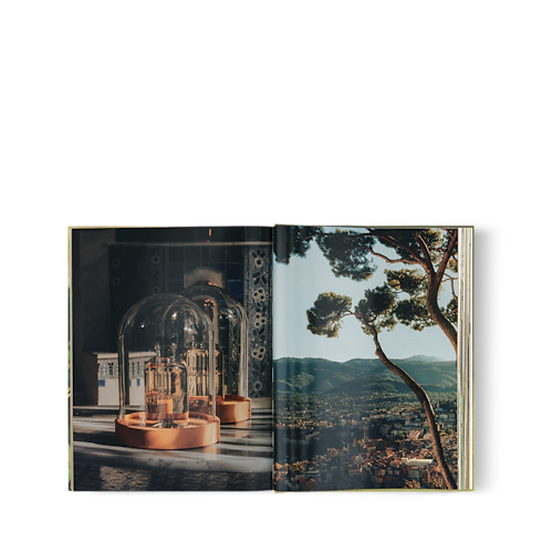 Louis Vuitton: A Perfume Atlas, French Version in Trunks, Travel and Home's Books and Stationery Hard Cover Books collections by Louis Vuitton (Product zoom)