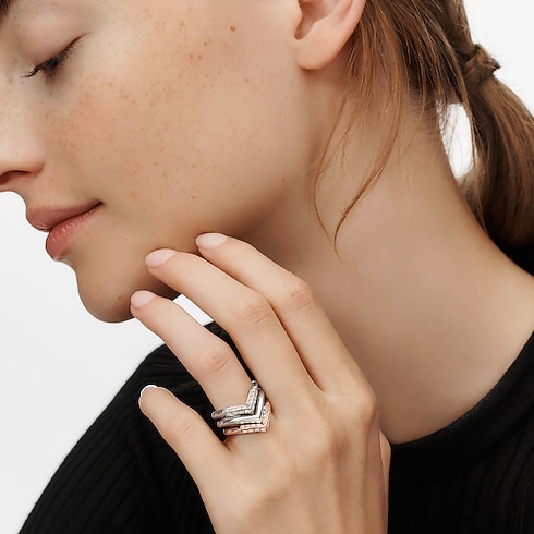 LV Diamonds Pavé V Ring, Pink Gold in Jewellery's Categories Wedding Bands collections by Louis Vuitton (Product zoom)