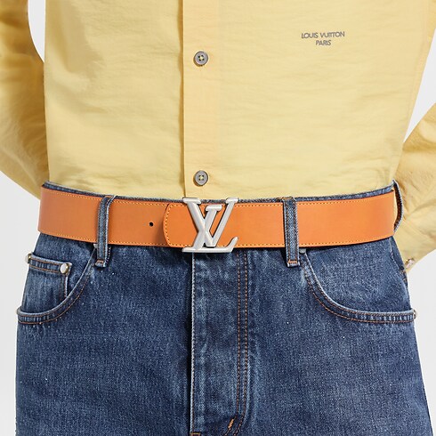 LV Dimension Monogram Reflective Denim 40mm Reversible Belt cropped worn view