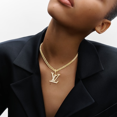 LV Large Pendant, Yellow Gold And Diamonds in Jewellery's Categories Necklaces and Pendants collections by Louis Vuitton (Product zoom)