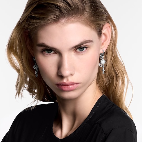 LV Mix Chains Earrings . in Women's Fashion Jewellery All Fashion Jewellery collections by Louis Vuitton (Product zoom)