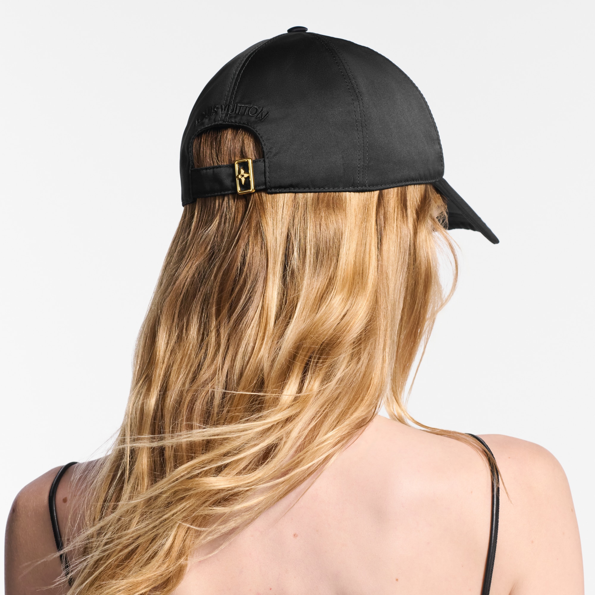 LV Move Cap . in Women