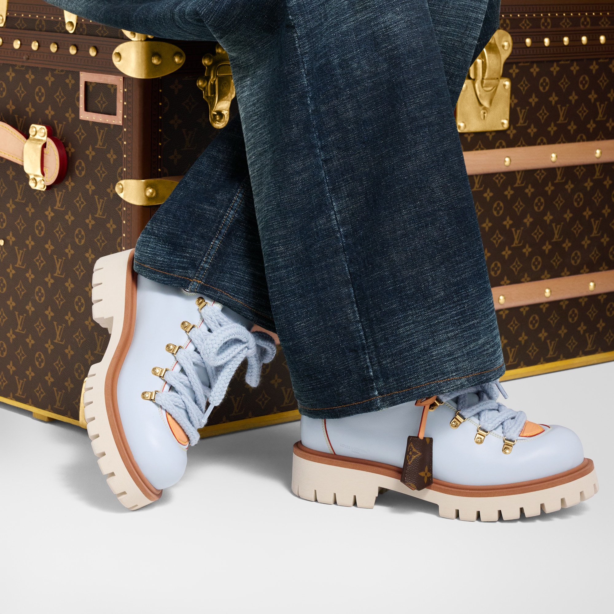 LV Remix Derby  in Men