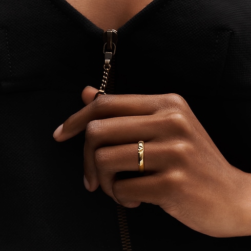 LV Volt Multi Wedding Band, Yellow Gold in Jewellery's Categories All Fine Jewellery collections by Louis Vuitton (Product zoom)