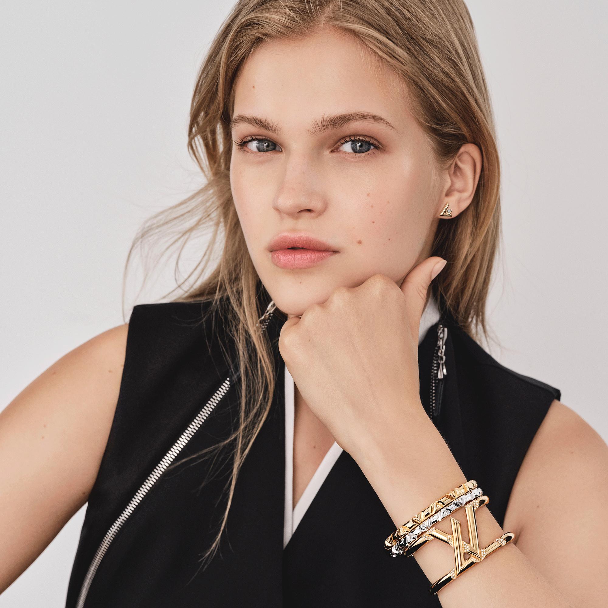 LV Volt One Cuff, Yellow Gold And Diamonds  in Jewellery