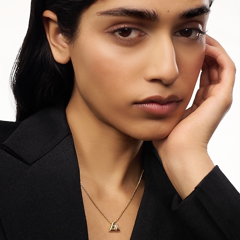 LV Volt One Small Pendant, Yellow Gold And Diamond in Jewellery's Categories All Fine Jewellery collections by Louis Vuitton (Product zoom)