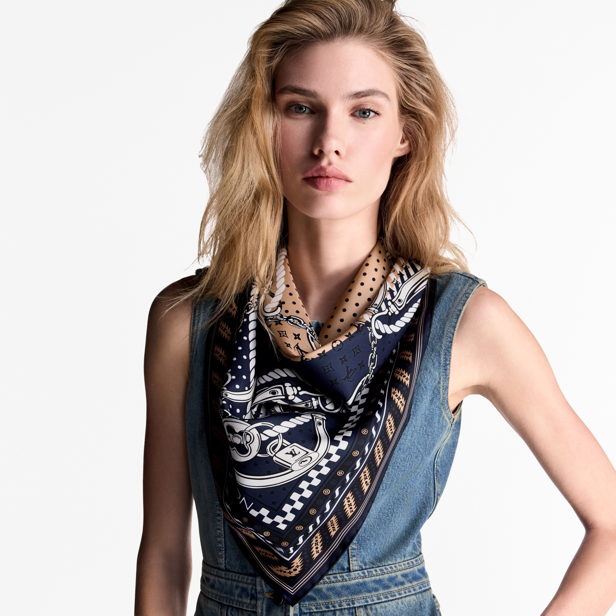 Ocean Bandana Square 90 . in Women
