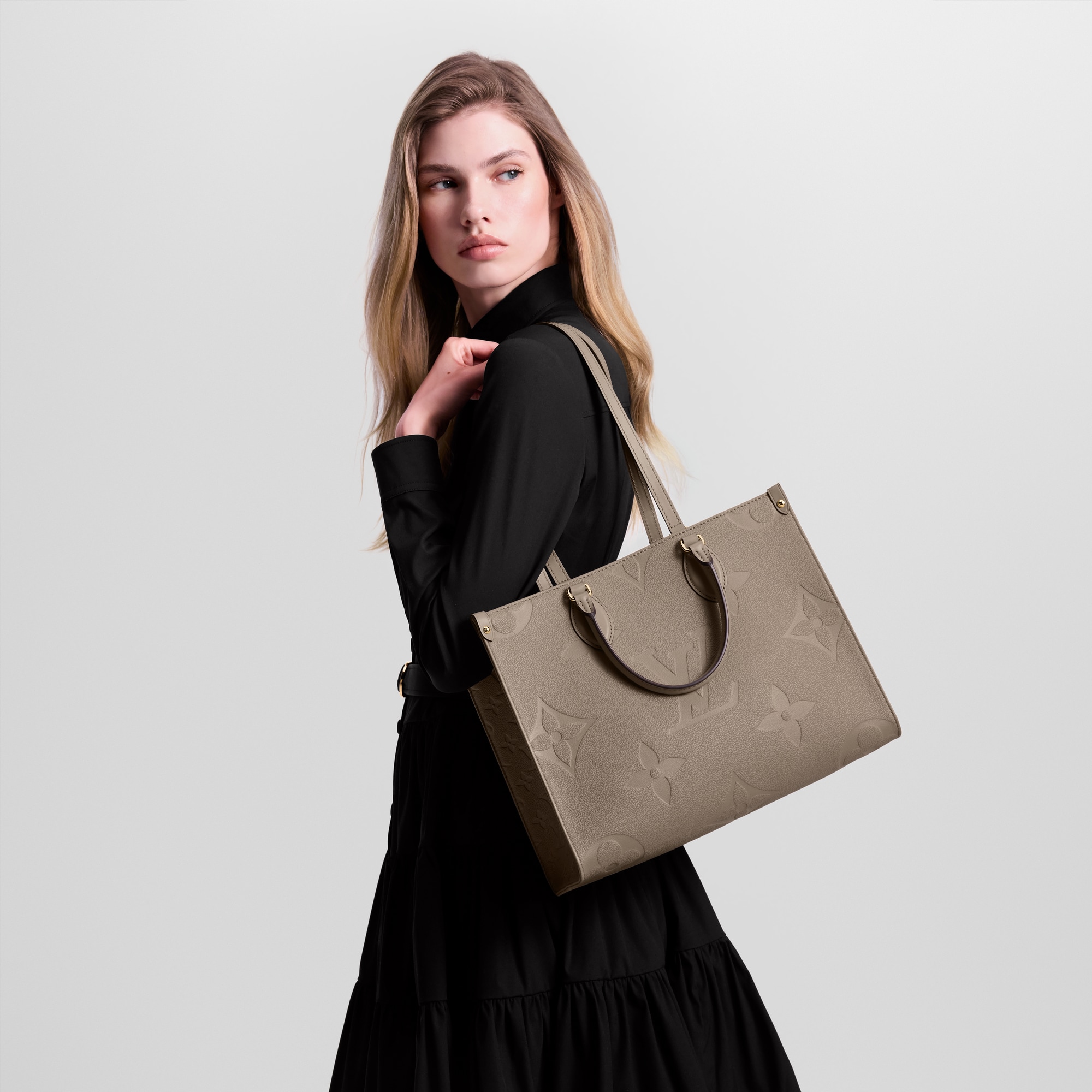 Onthego MM Monogram Empreinte in Women