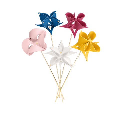 Origami Flowers by Atelier Oï in Trunks, Travel and Home's Home and Art of Dining Decoration collections by Louis Vuitton (Product zoom)