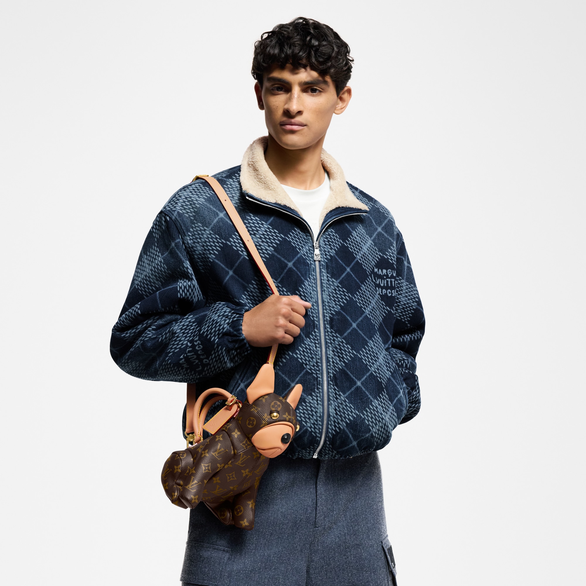 Pooch Bag Monogram in Men