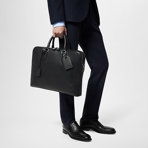 Porte-Documents Voyage PM Autres Cuirs in New's For Men New Formal collections by Louis Vuitton (Product zoom)