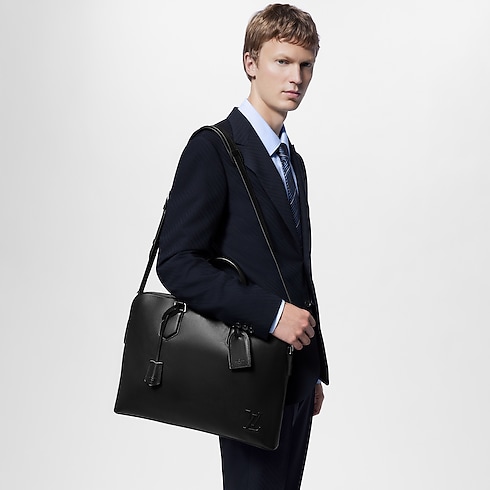 Porte-Documents Voyage PM Autres Cuirs in New's For Men New Formal collections by Louis Vuitton (Product zoom)