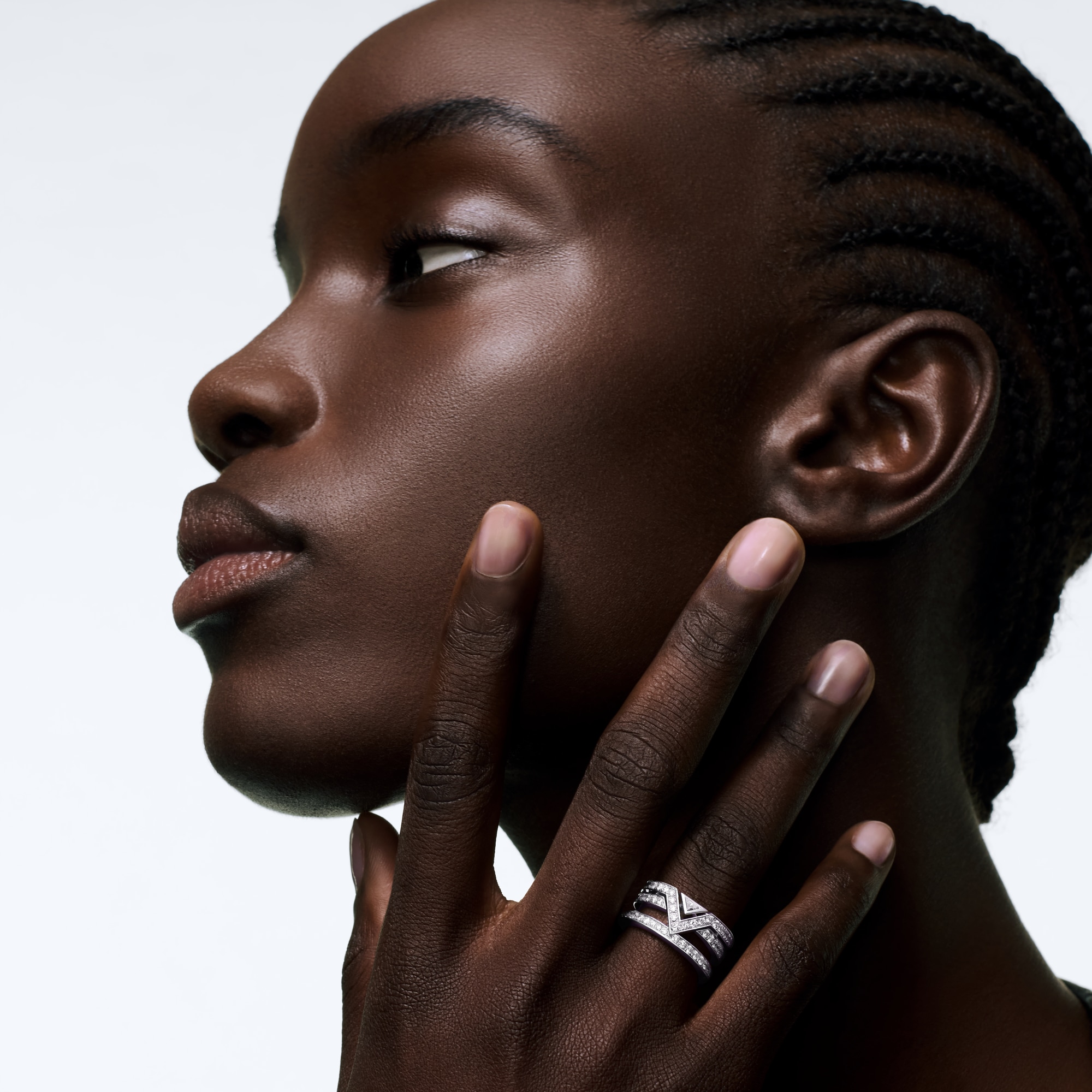 Pure V Ring, White Gold and Diamonds  in Les Extraordinaires