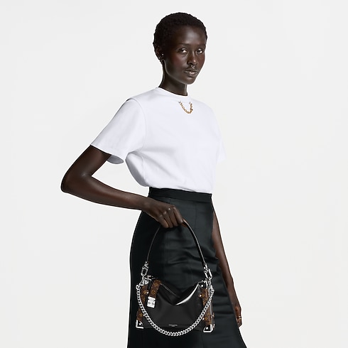 Side Trunk Vibe MM LV Vibe in Bags and Small Leather Goods's Women Bags LV Icons collections by Louis Vuitton (Product zoom)