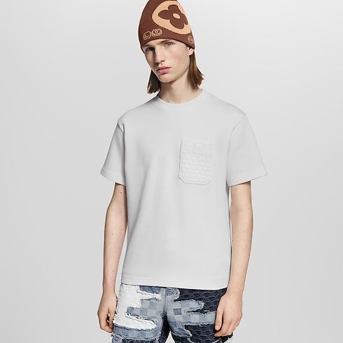 Signature Pocket T-Shirt in Men's Ready-to-Wear T-shirts and Polos collections by Louis Vuitton (Product zoom)