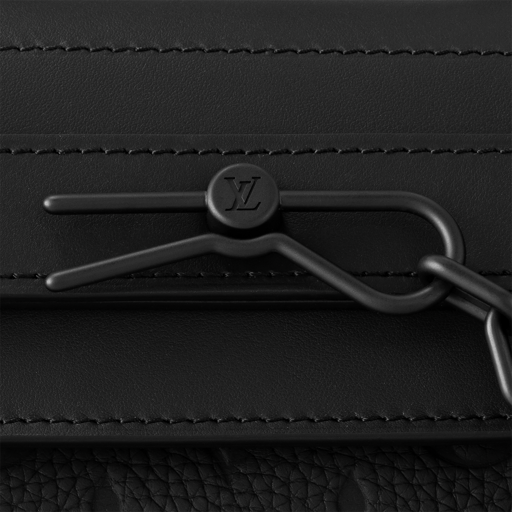 Steamer PM Taurillon Monogram in Men