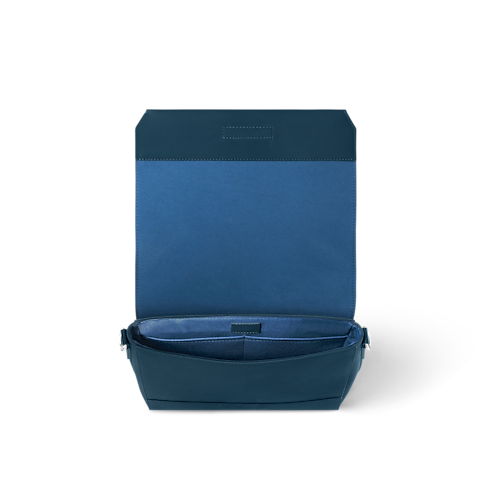 Takeoff Messenger LV Aerogram in New's Holiday Men's Selection collections by Louis Vuitton (Product zoom)