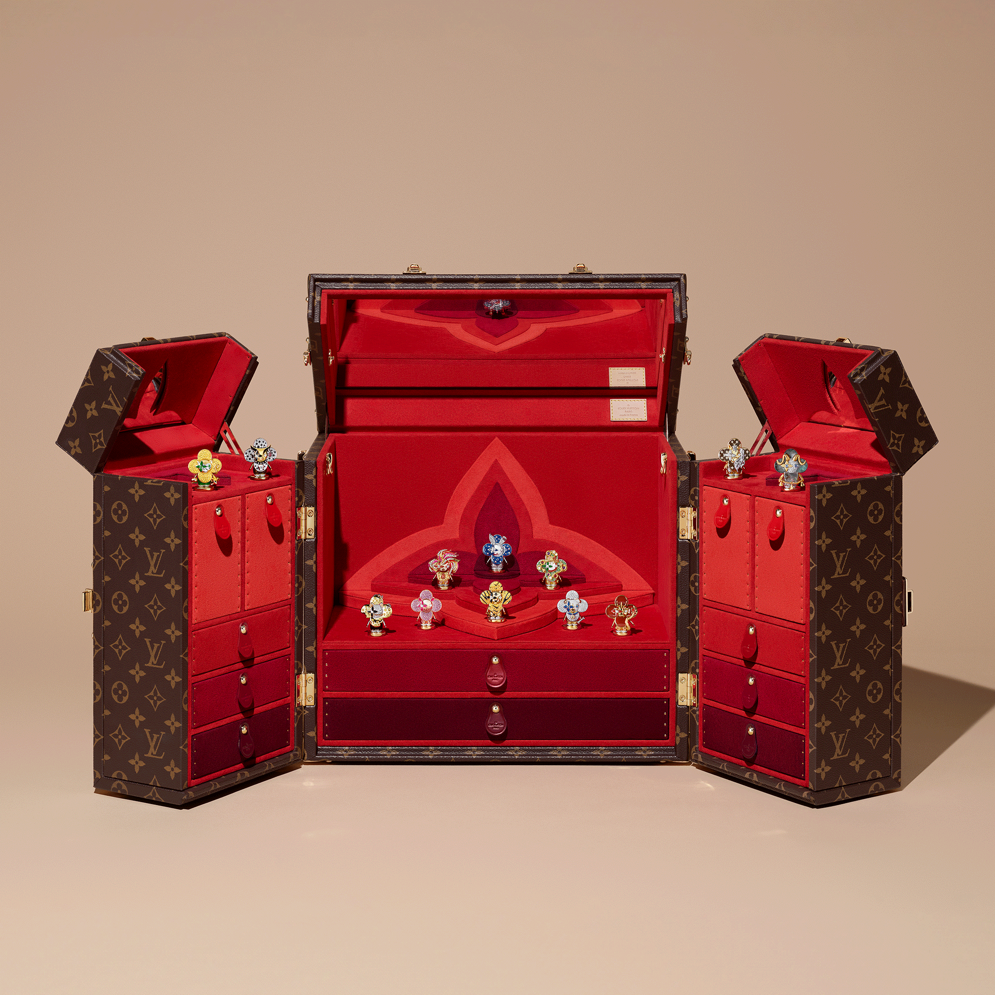 Vivienne Dog Pendant, Yellow Gold, White Gold, Lacquer, Diamonds & Colored Gemstones  in Les Extraordinaires