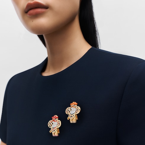 Vivienne Orange Lion Dance Pendant, Yellow Gold, White Gold, Lacquer, Diamonds & Colored Stones in Jewellery's Categories Necklaces and Pendants collections by Louis Vuitton (Product zoom)