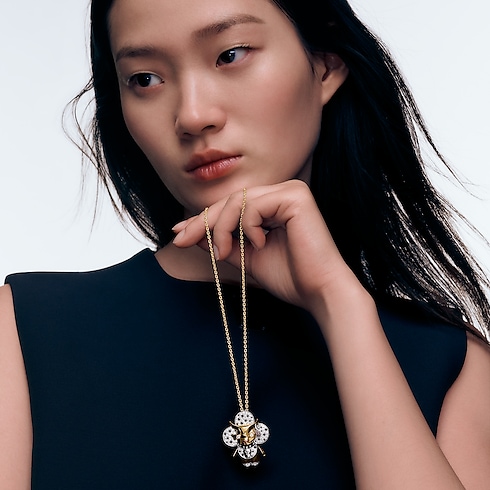 Vivienne Ox Pendant, 3 Golds, Lacquer, Diamonds & Colored Gemstones in Les Extraordinaires's Jewelry Necklaces and Pendants collections by Louis Vuitton (Product zoom)
