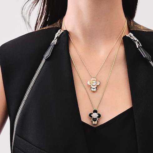 Vivienne pendant, 3 golds & diamonds in Jewellery's Categories Necklaces and Pendants collections by Louis Vuitton (Product zoom)