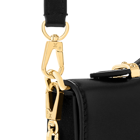Wallet On Chain Capucines Capucines in Women's Wallets and Small Leather Goods Wallets on Chain and Micro Bags collections by Louis Vuitton (Product zoom)