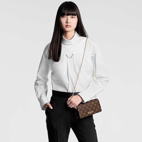 Wallet On Chain Lily Monogram in Women's Wallets and Small Leather Goods Wallets on Chain and Micro Bags collections by Louis Vuitton (Product zoom)